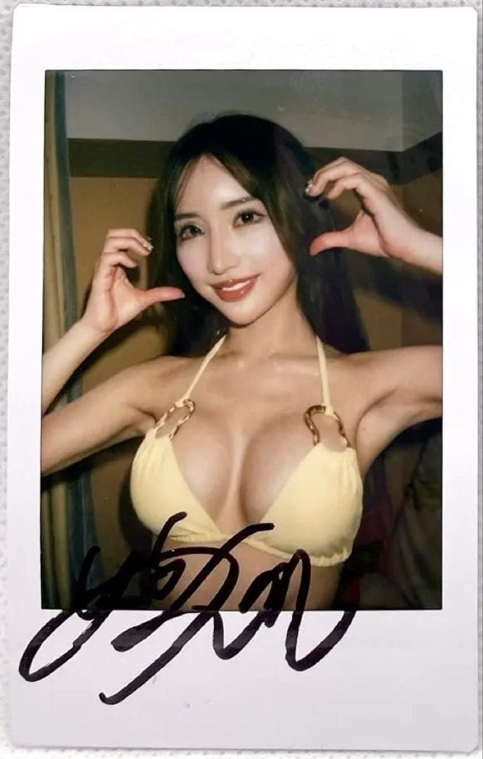 早い者勝ち】 楪カレン 直筆サイン入り チェキ - メルカリ