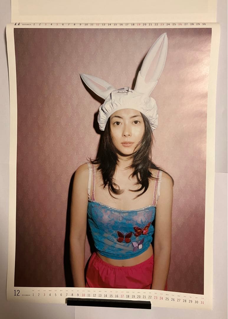 はな様限定】中山美穂 カレンダー 2000年 生写真2枚付き - メルカリ