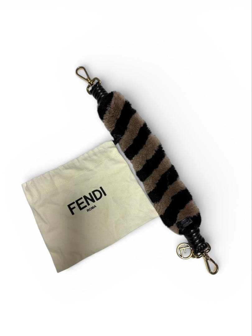 フェンディー　FENDI ファーミニストラップユー FENDI（フェンディ） 【超美品】フェンディ ストラップユー ミンク