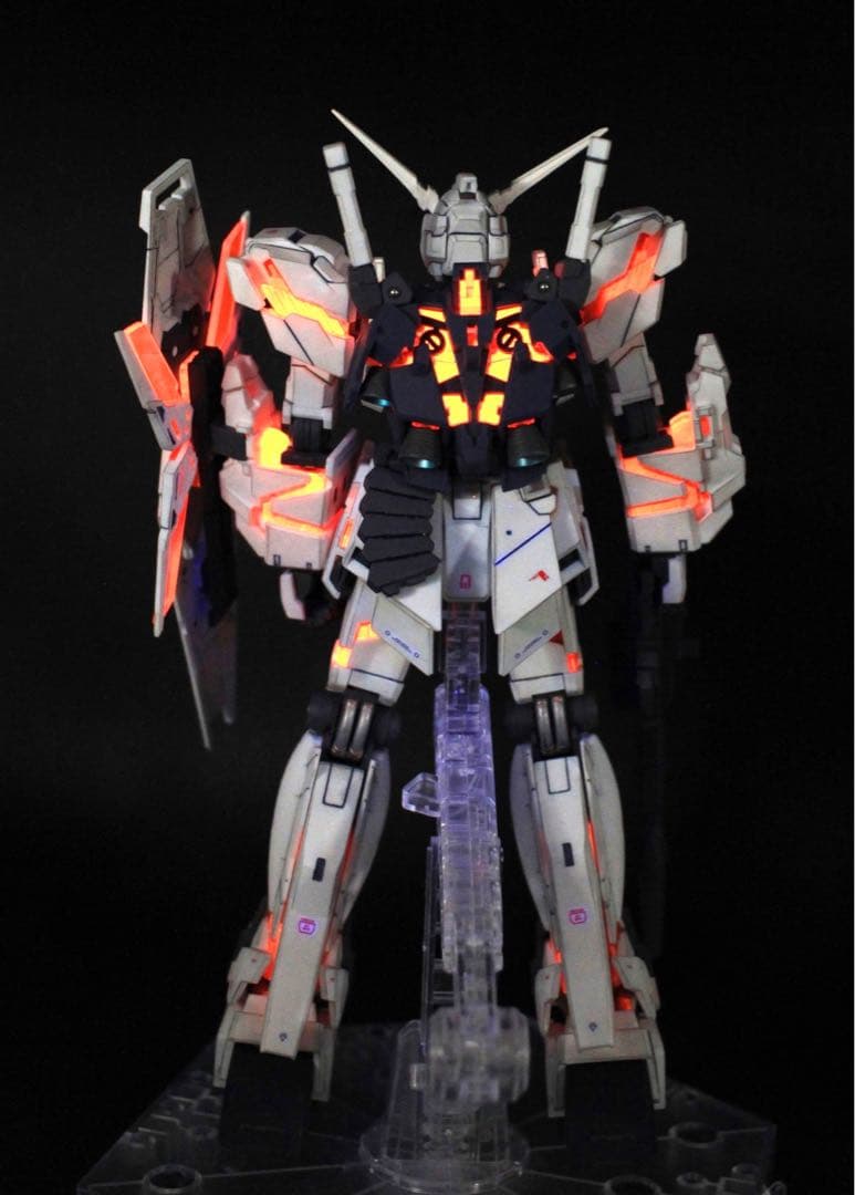 大幅値下げ】ユニコーンガンダム 完成品【Bライト・スタンド付き