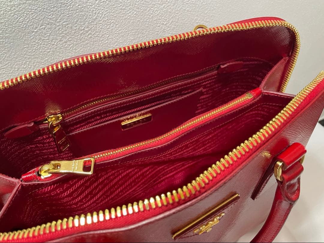 美品】PRADA プラダ サフィアーノヴェルニ ハンドバッグ 赤 ロッソ