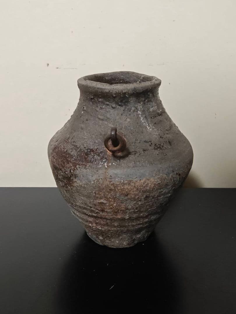 古格溢れる古常滑掛花生け壺 室町時代 花呼ぶ器 古美術 - メルカリ