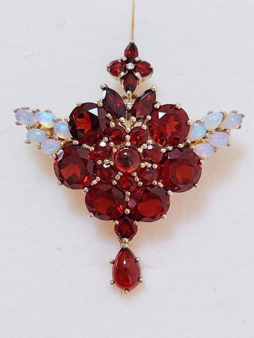 未使用品 碌山 天然ガーネット オパール ブローチ 兼 ペンダント 楽天市場】碌山 ガーネット ブローチペンダント 華やかにきらめく上質