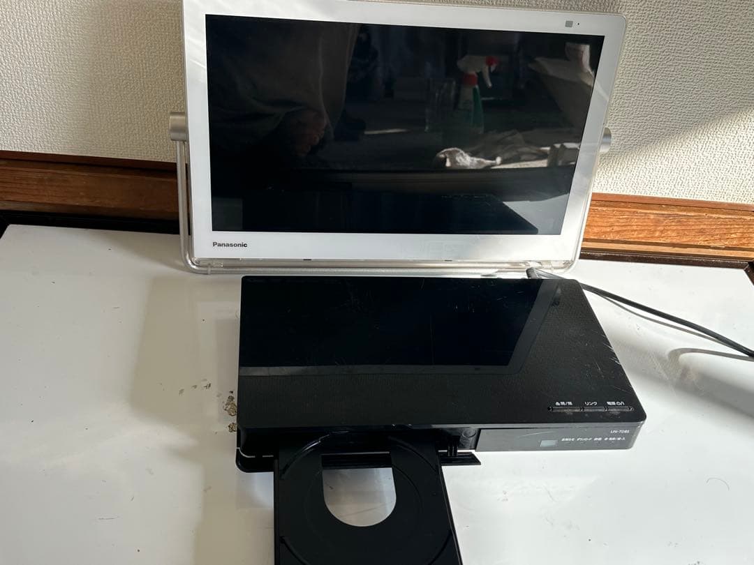 Panasonic UN 15TD8D ポータブルテレビ 2019 パナソニック、YouTube/録画番組/ブルーレイも楽しめる防水テレビの15V