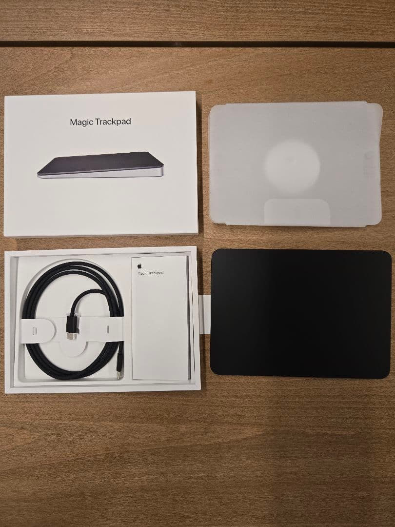 美品 最新モデル USB-C ブラック Apple Magic Trackpad Magic Trackpad（USB‑C）- ブラック（Multi-Touch対応） - Apple（日本）