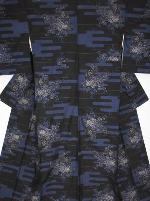 着用少ない！美品＊純泥染＊9マルキ＊本場大島紬＊黒＆青＊着物