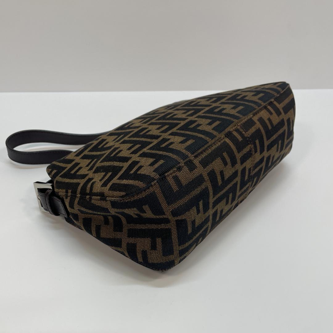 FENDI 26725 マンマバケット ワンショルダー ズッカ柄 MBZ415 - メルカリ
