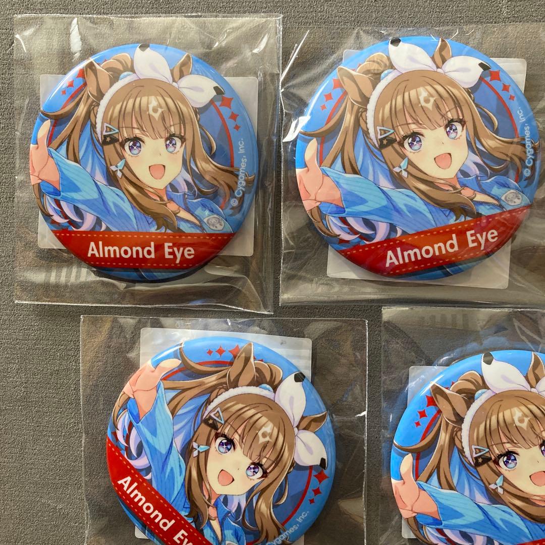 ウマ娘 トラベルポップアップストア 新千歳 アーモンドアイ 缶バッジ