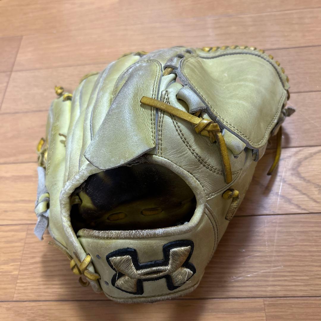 アンダーアーマー　硬式投手用グラブ 楽天市場】アンダーアーマー 軟式グラブ 投手用 左投 1313801