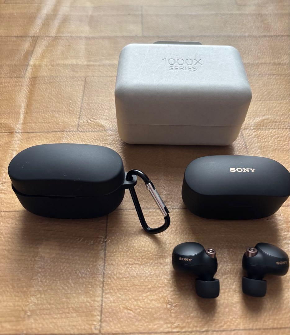 ジャンク SONYワイヤレスイヤホン WF-1000XM4 シリコンケース付き