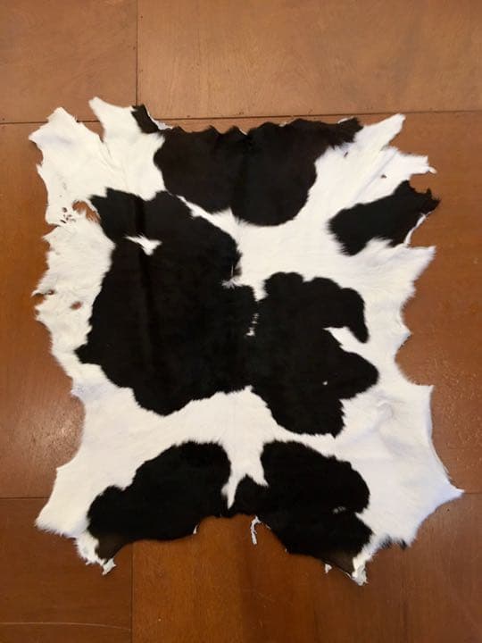 新品 カウラグ ハラコ 仔牛革 アクセントラグ インテリア レザー A31 カウラグ 敷物 毛皮インテリアラグ マット ハラコ 牛革 革 レザー No.002