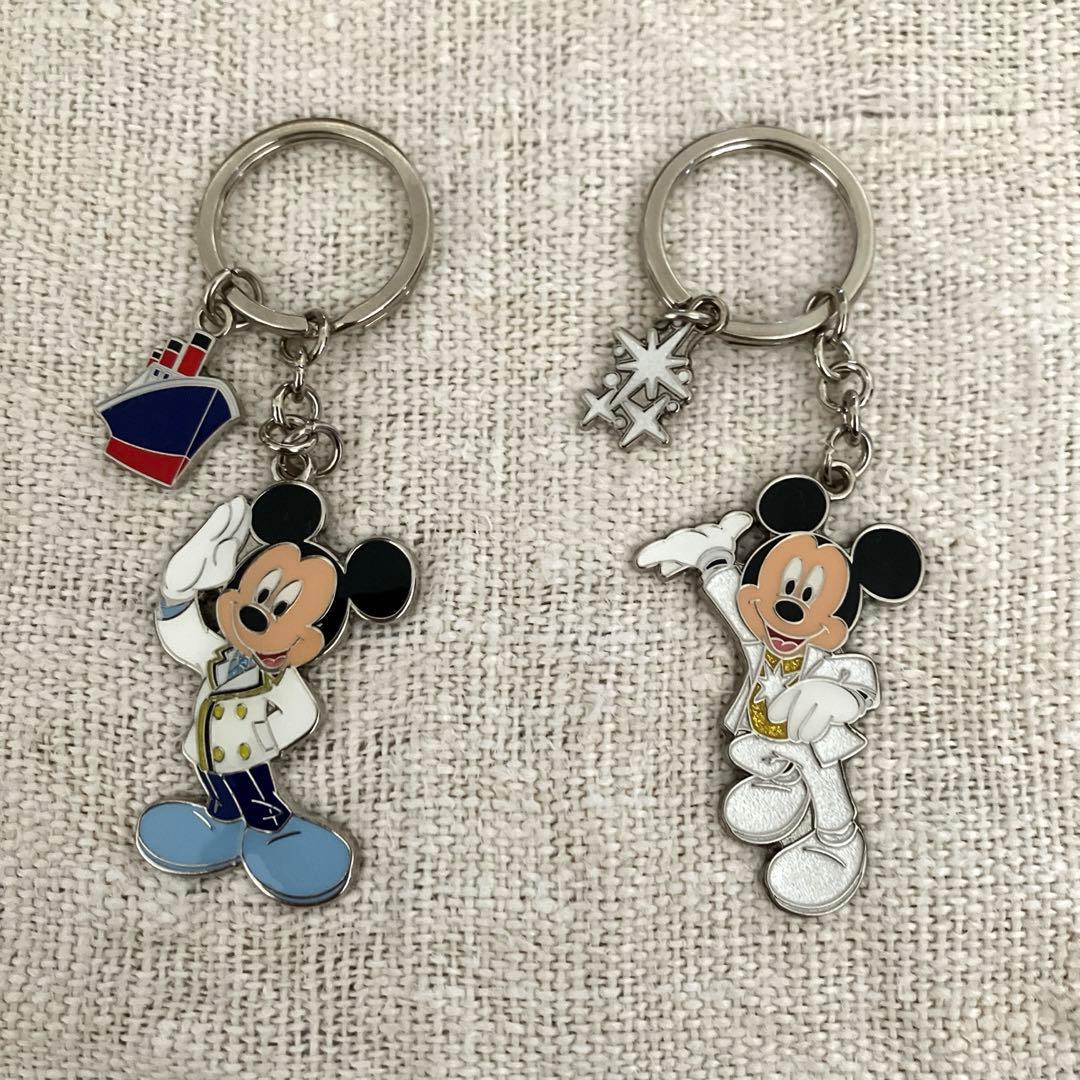 新品未使用品！ディズニー ミッキーマウス キーチェーン キーホルダー