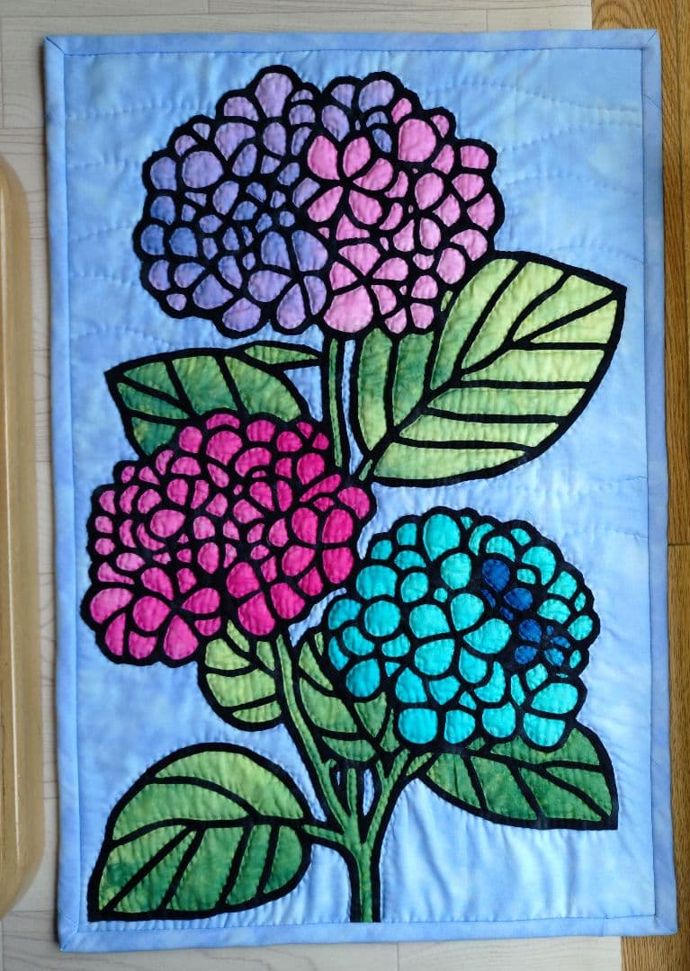 ハワイアンキルト・紫陽花のタペストリー オーダーキットのタペストリーをカットしました。 80×100 アンスリウム