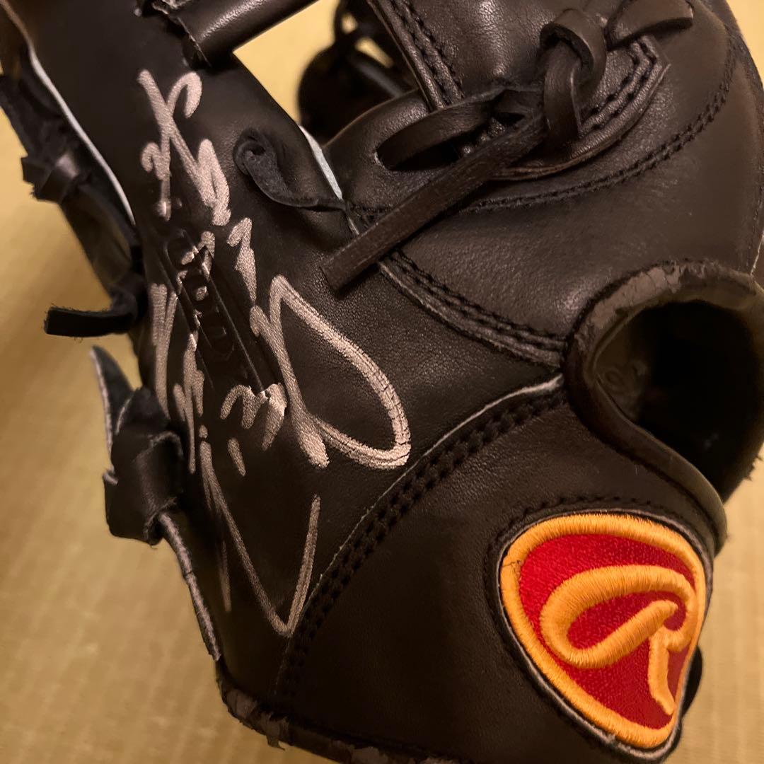 中日ドラゴンズ岩瀬仁紀投手使用サイン入りグローブ＆色紙、他3選手