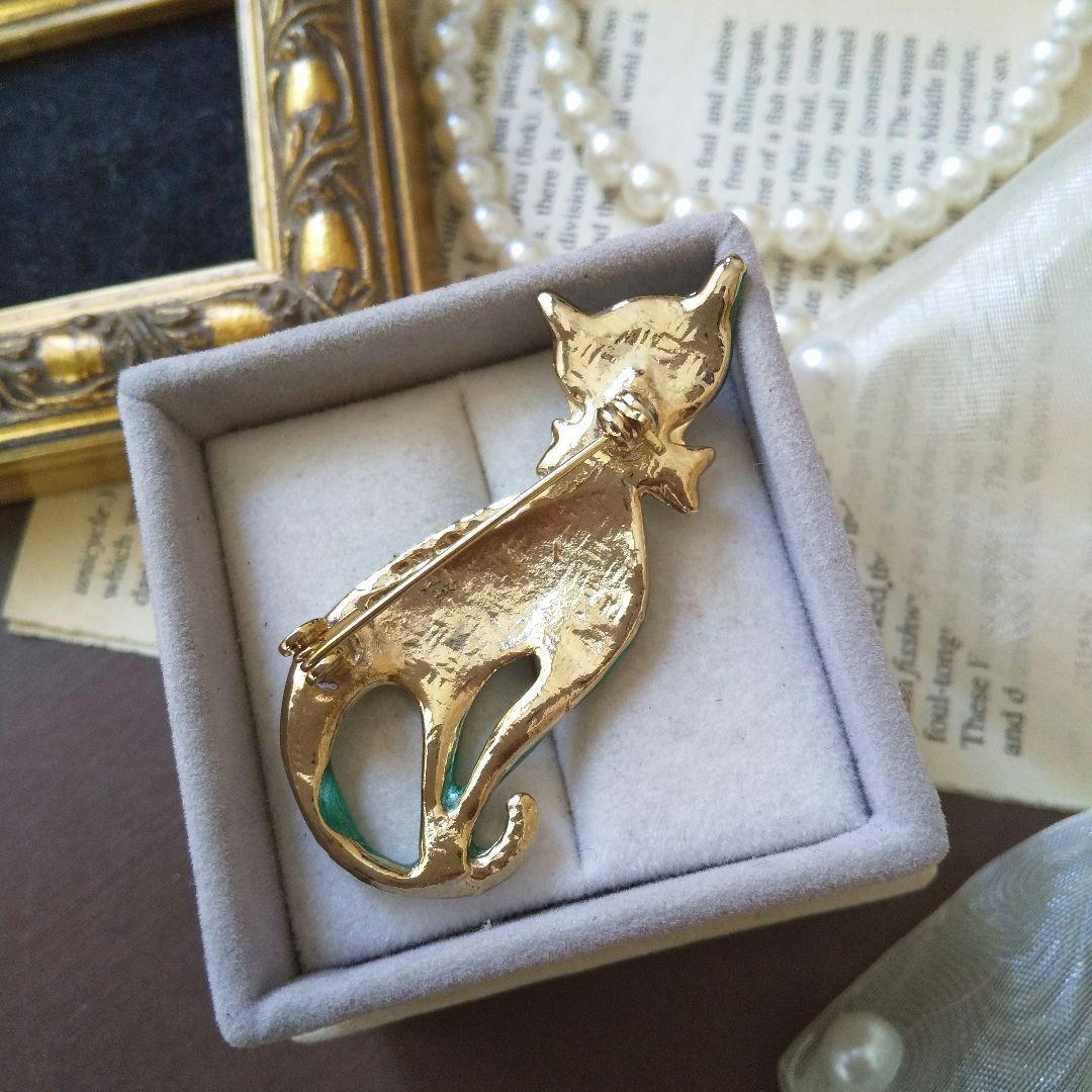 低温七宝 グリーン キャットブローチ 猫 ネコ リボン ミント