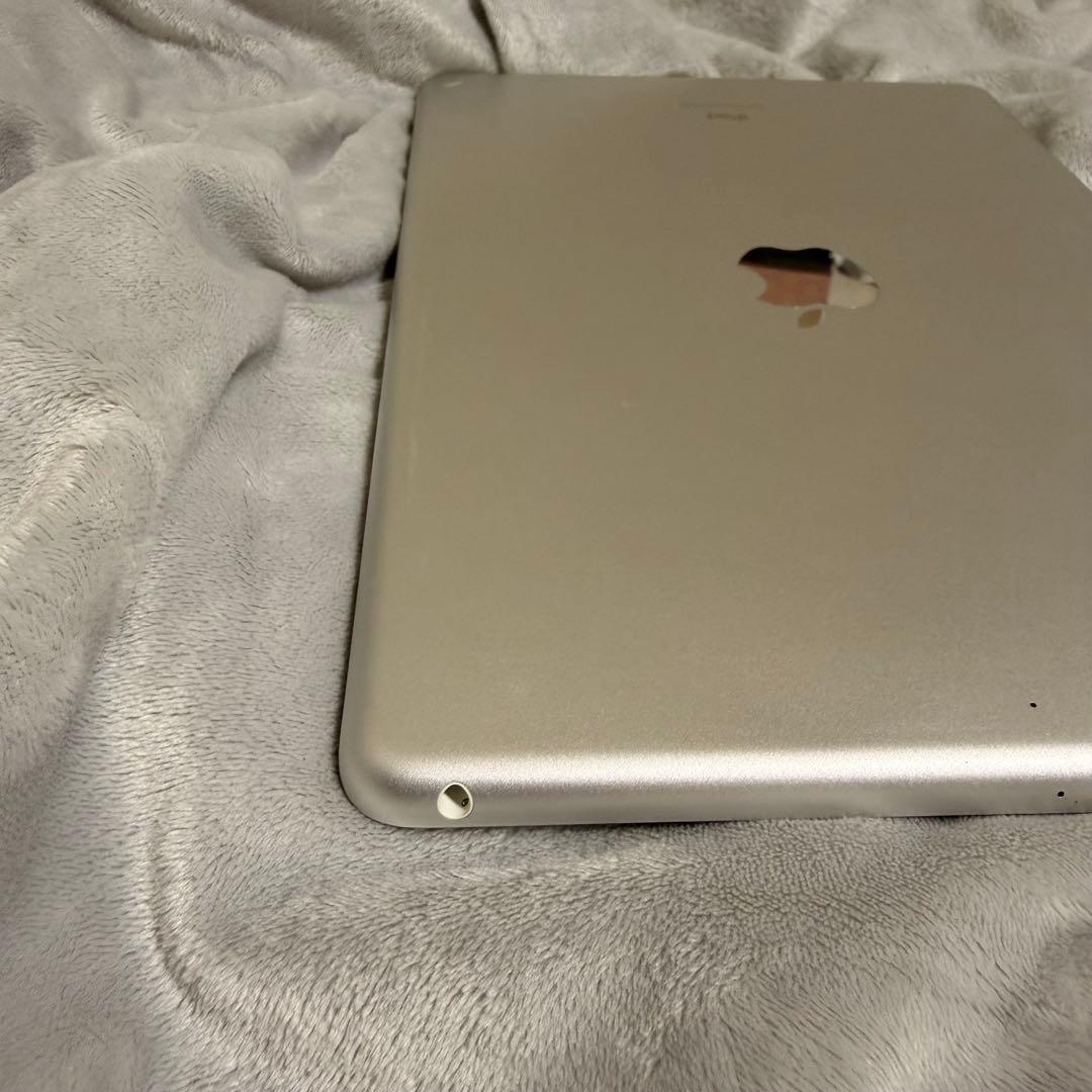 超美品】Apple iPad 第8世代 シルバー 本体のみ - メルカリ