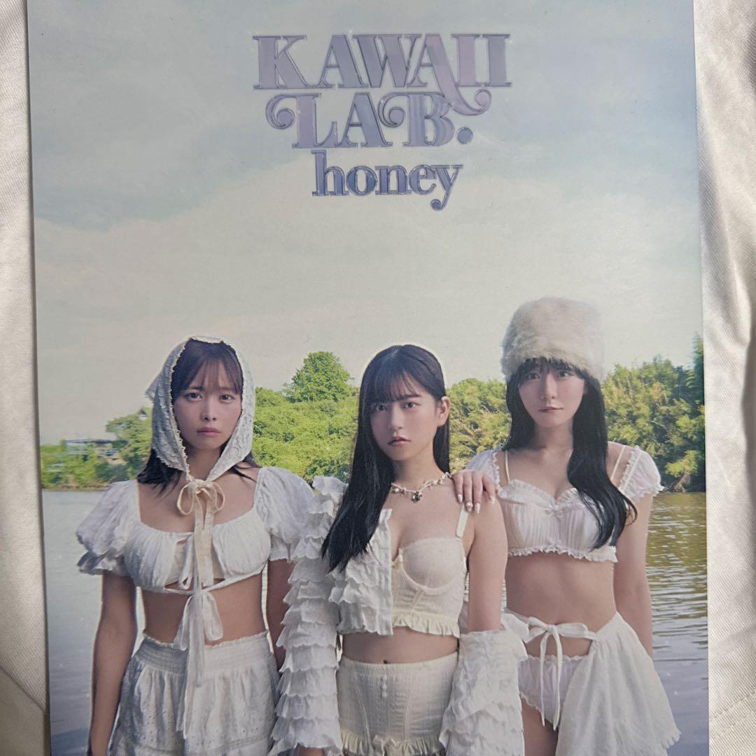 め*ん様 月足天音 LARME衣装 サイン入りチェキ - メルカリ