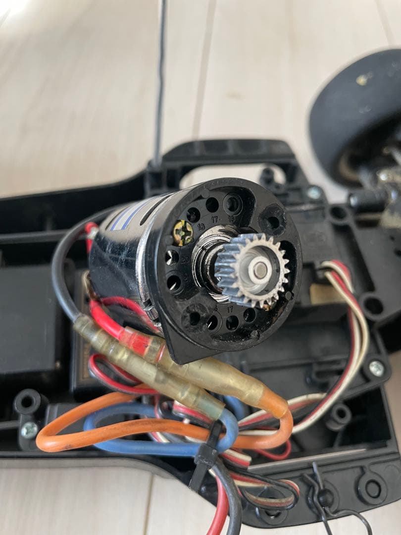 タミヤダートスラッシャーセット（バッテリー、充電器、プロポ