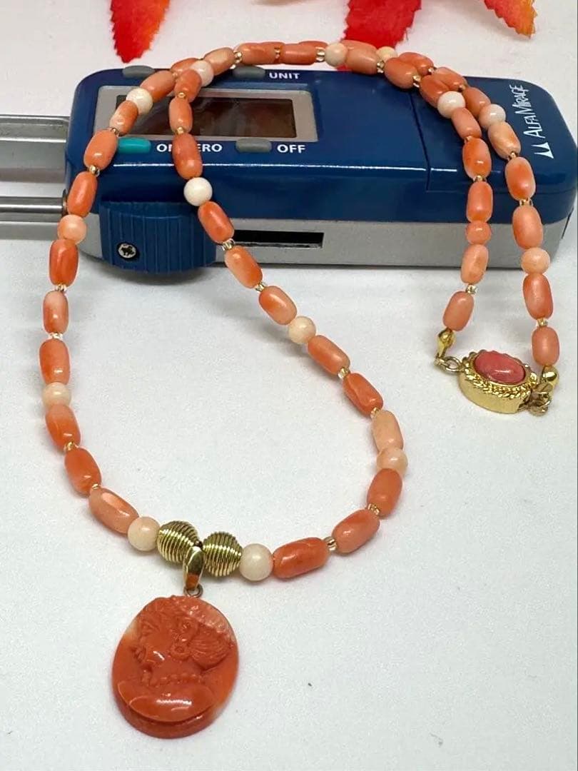 天然珊瑚ビーズネックレス 天然珊瑚彫刻美人ペンダント