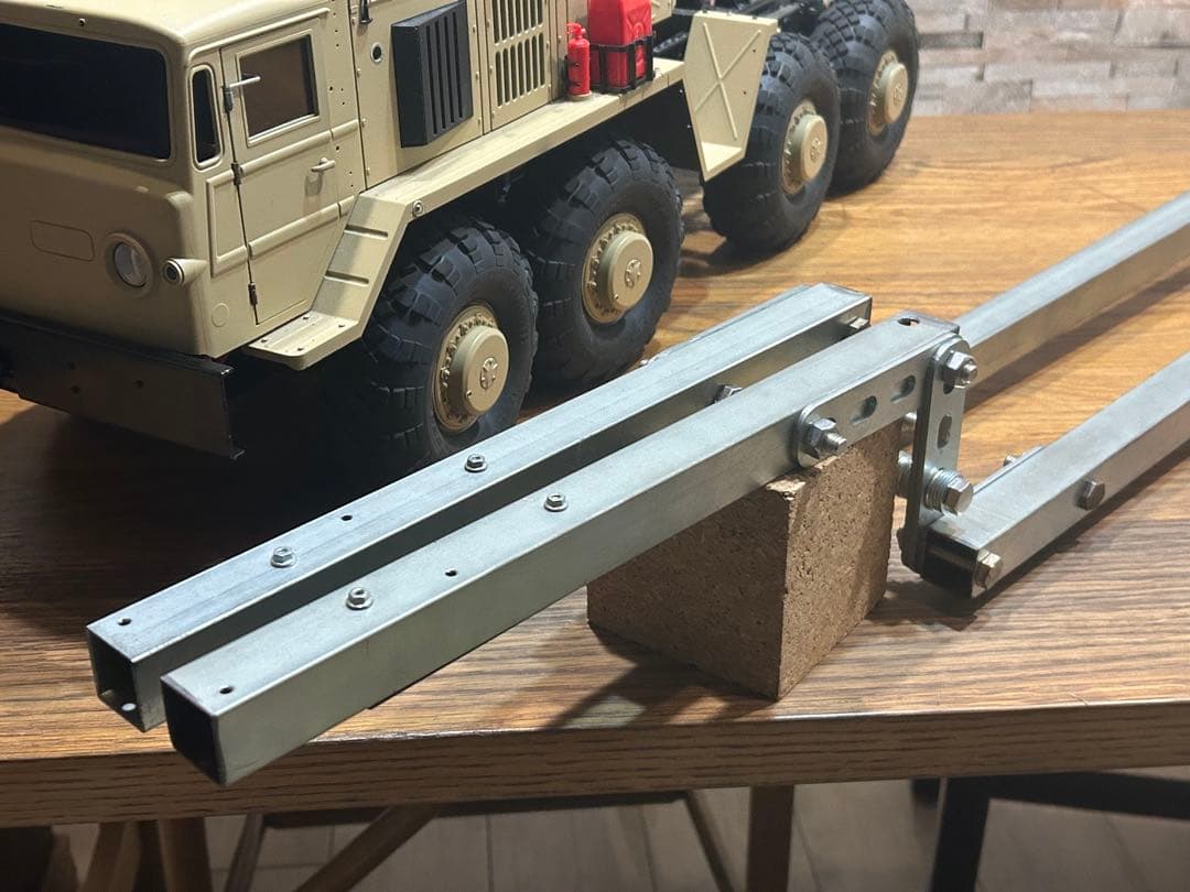 Bc8 Cross Rc 1/12 MAZ537