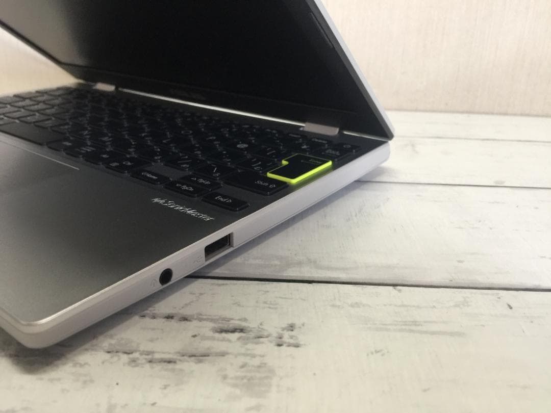 ASUS E210MA 11.6型/SSD/NumberPa/Office - メルカリ