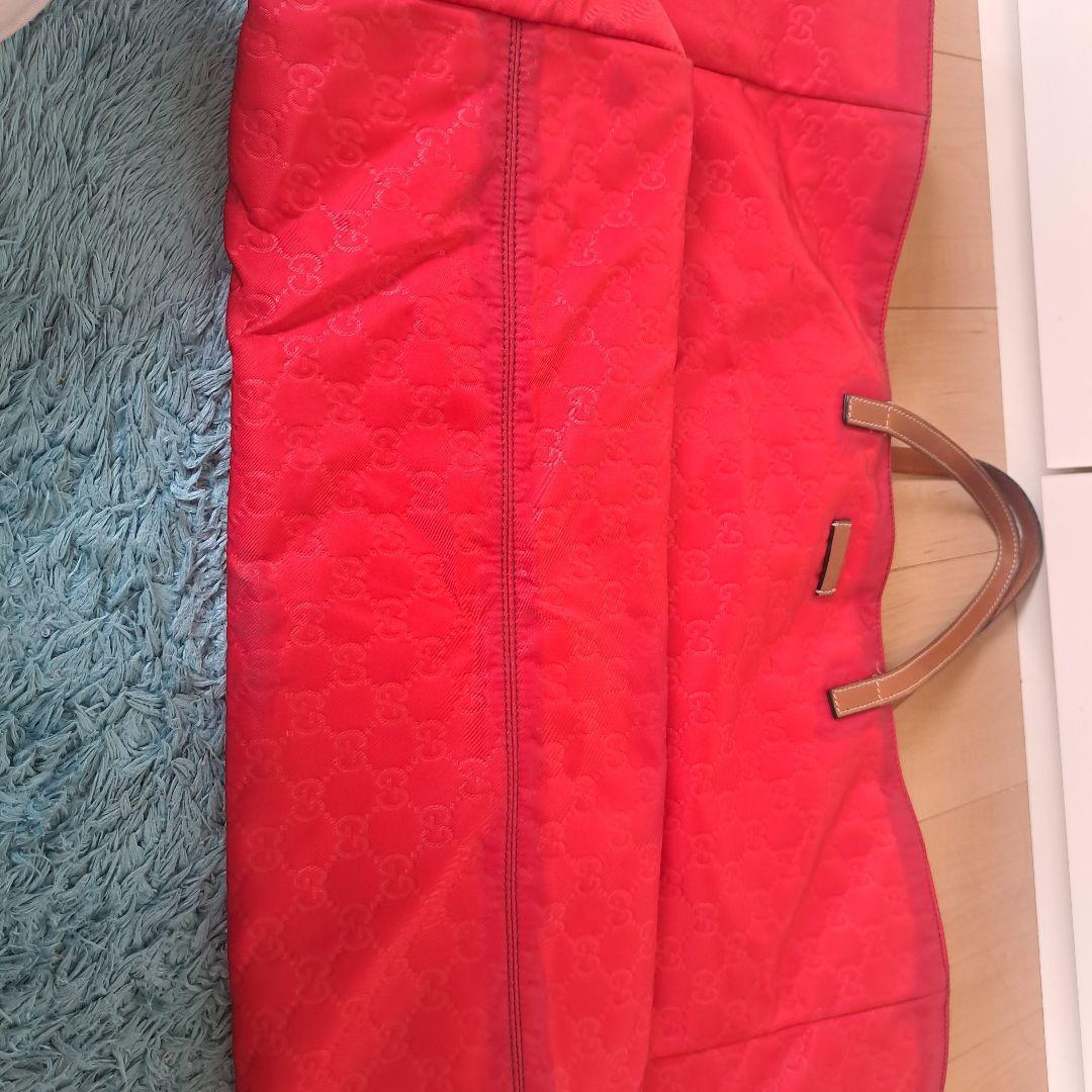 GUCCI レッドナイロンバッグ GGパターン