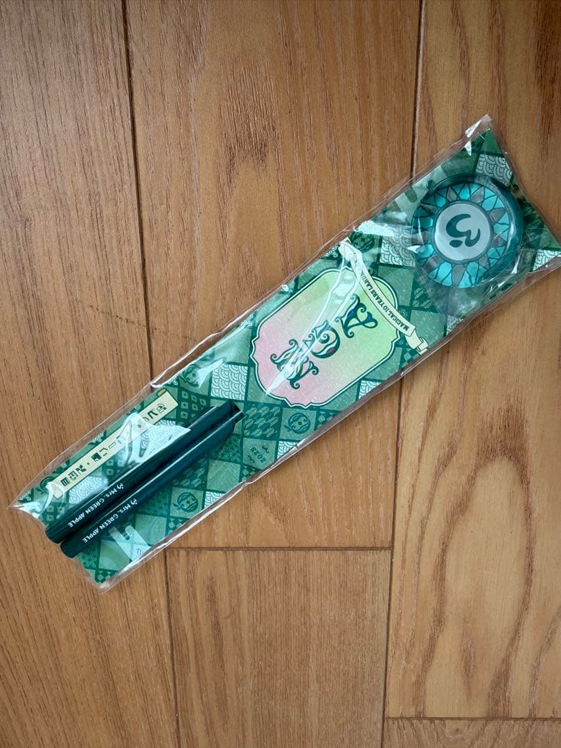 Mrs. GREEN APPLE 10周年 ランドマーク 原宿 箸 深緑色 - メルカリ