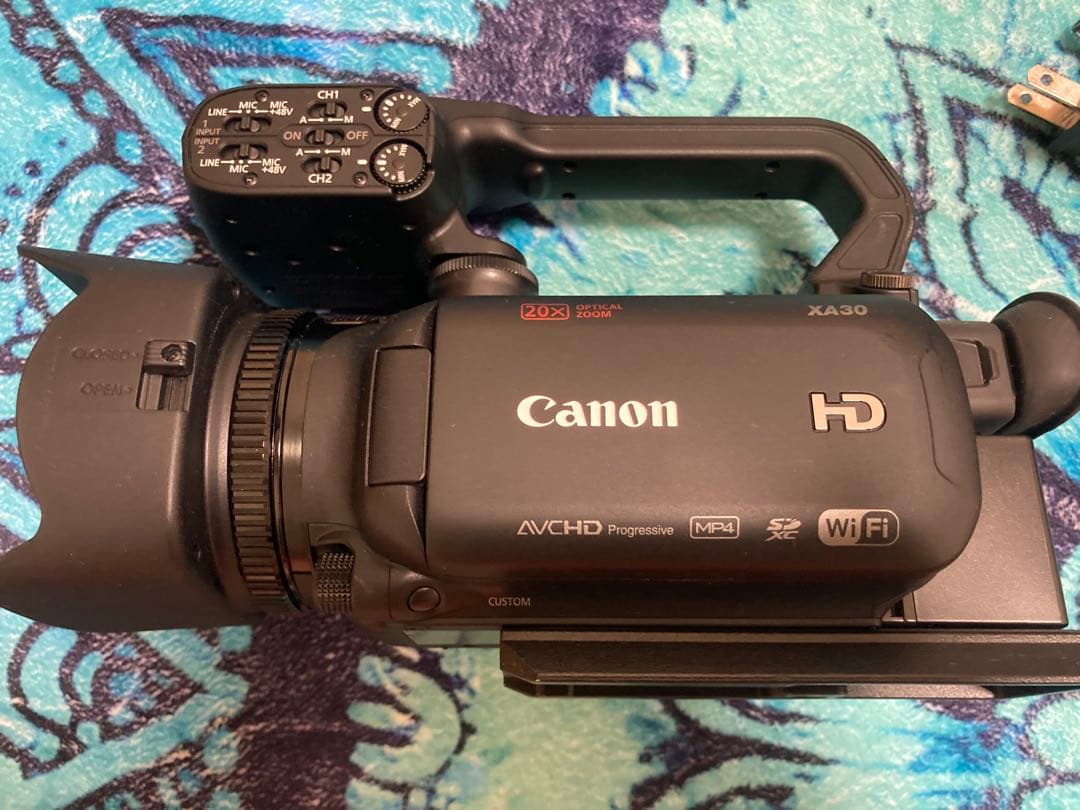【状態良】Canon XA30 業務用ビデオカメラ本体　ハンドルユニット付 Amazon | キヤノン XA30 業務用HDデジタルビデオカメラ | キヤノン