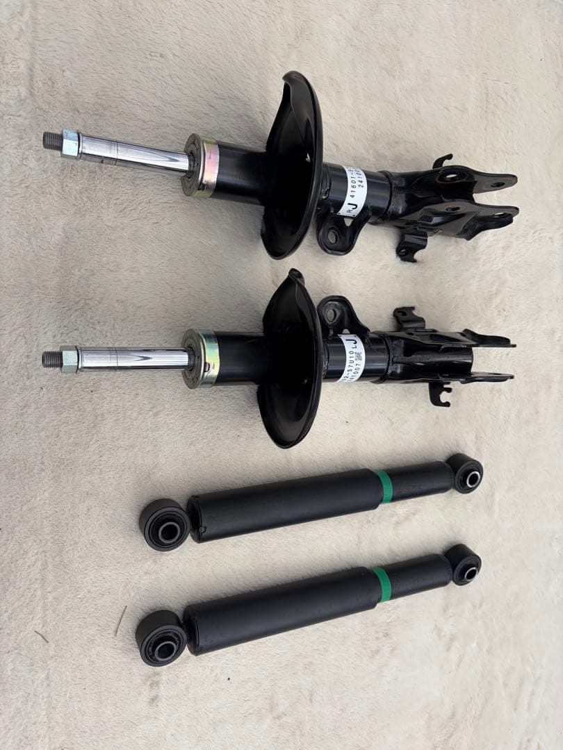 エブリィワゴン DA17W 6型 純正ショックアブソーバー - メルカリ