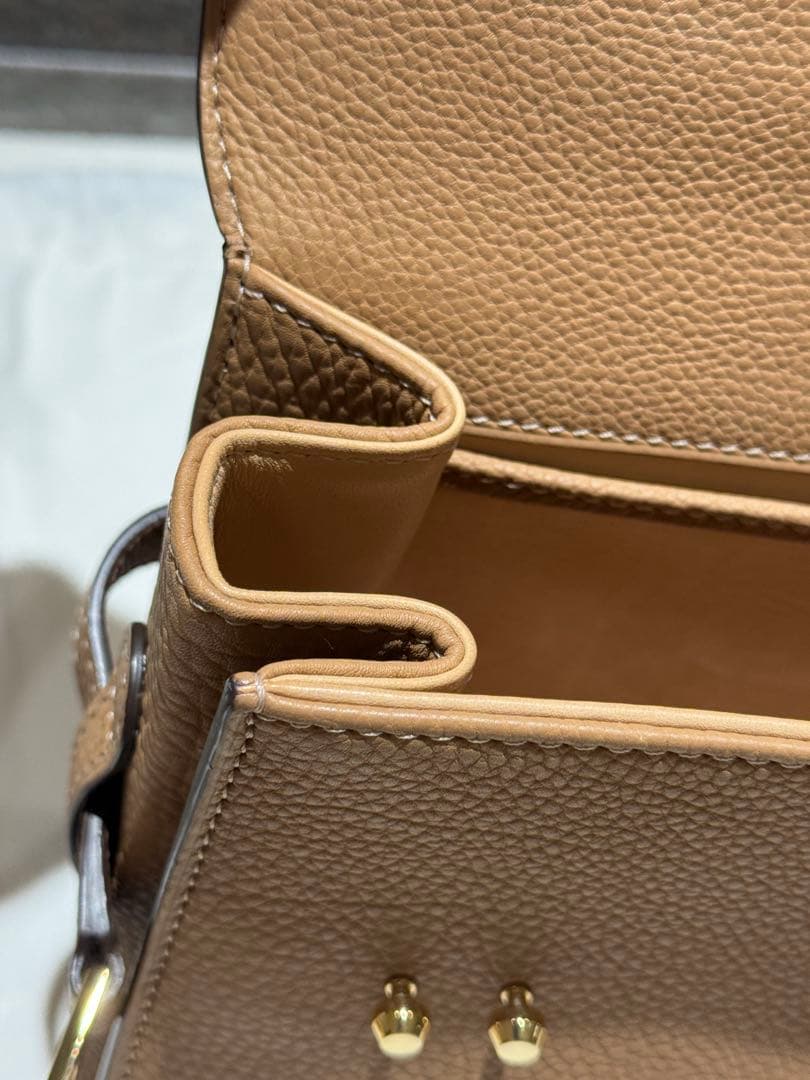 美品】【安心鑑定】デルヴォー タンペートPM クリスピーカーフ