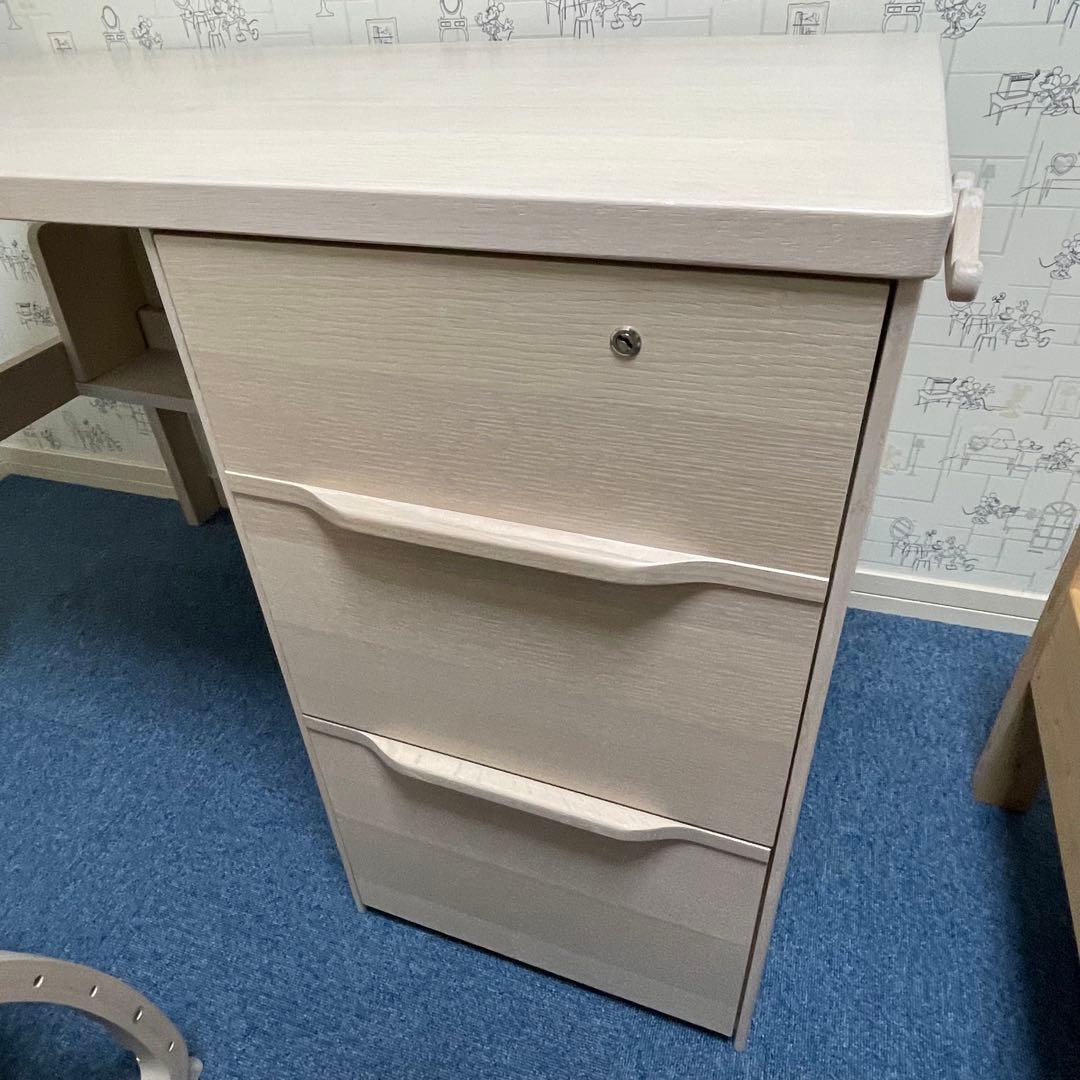 カリモク　学習机《コーディ》限定色