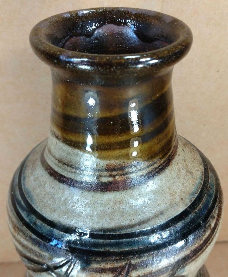 本物保証】金城次郎 壷屋焼嘉瓶 共箱 栞 人間国宝 笑魚海老