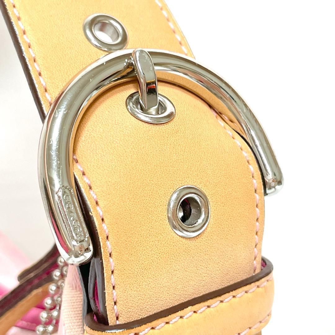 ときめきを運ぶ大人のピンク✨COACH オプティック シグネチャー