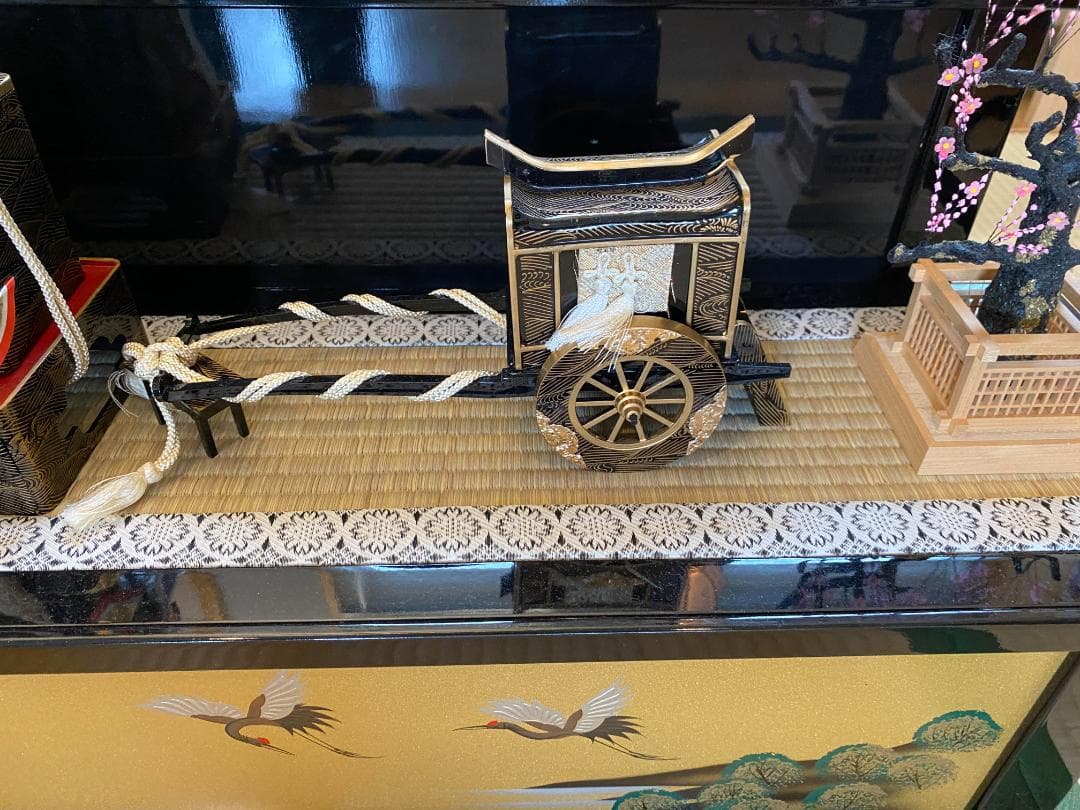 雛人形飾り 黒金 ひな壇三段飾り 人形なし