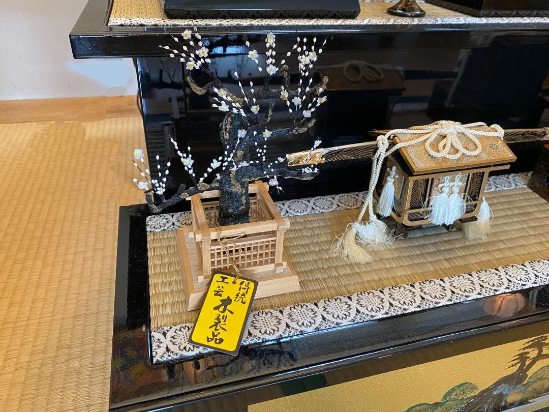 雛人形飾り 黒金 ひな壇三段飾り 人形なし