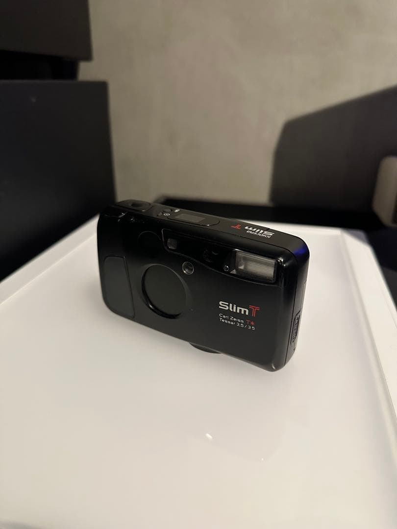 【headkokoro】京セラ Slim T コンパクトカメラ KYOCERA SlimT Carl Zeiss T* Tesser3.5/35