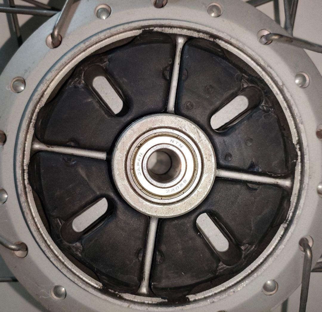 プレスカブ リヤホイール、スイングアーム リム腐食穴有り - メルカリ