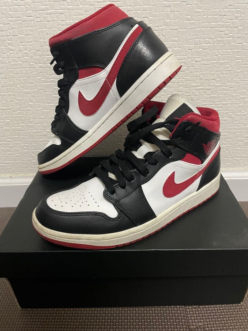 最終値下げNike Air Jordan 1 黒/白/赤 - メルカリ