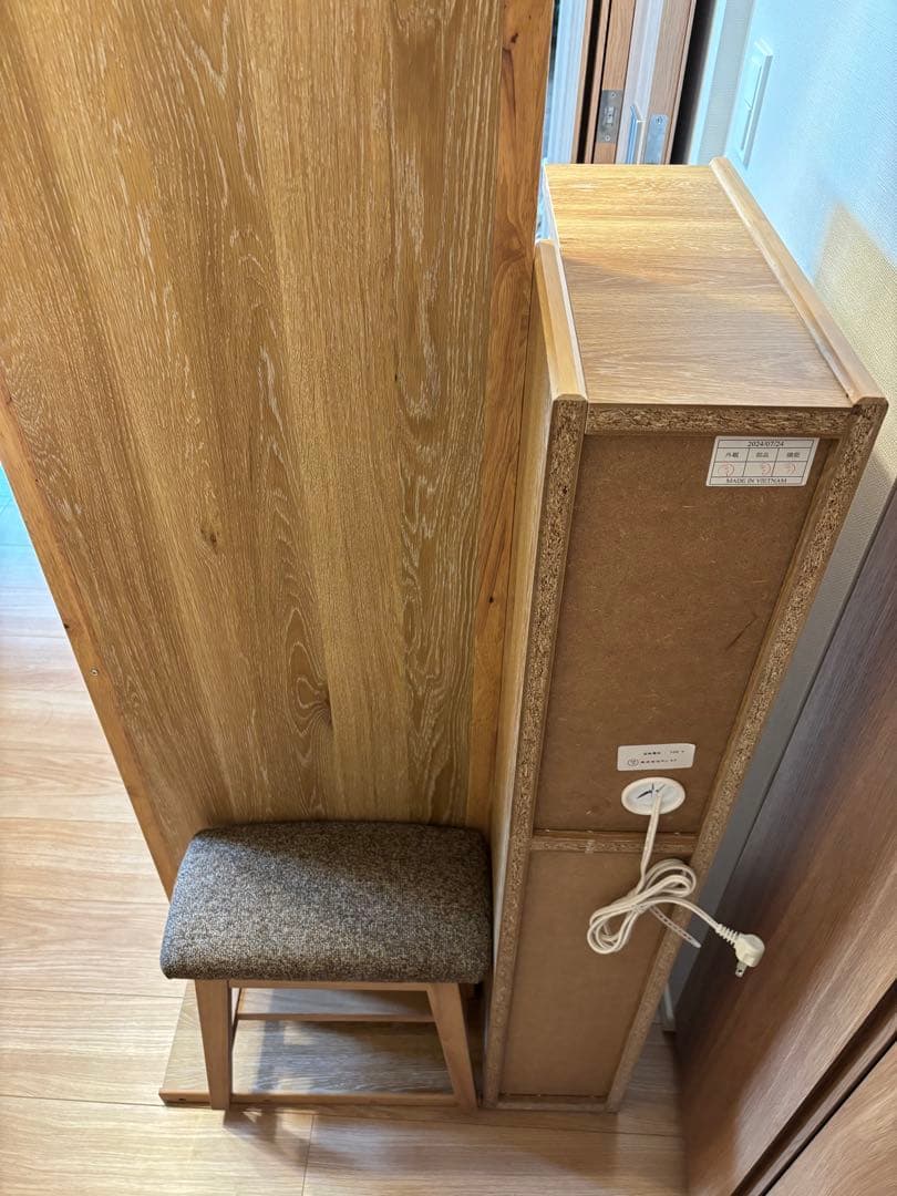 美品】LIVING HOUSE 姿見ドレッサー 椅子付き - メルカリ