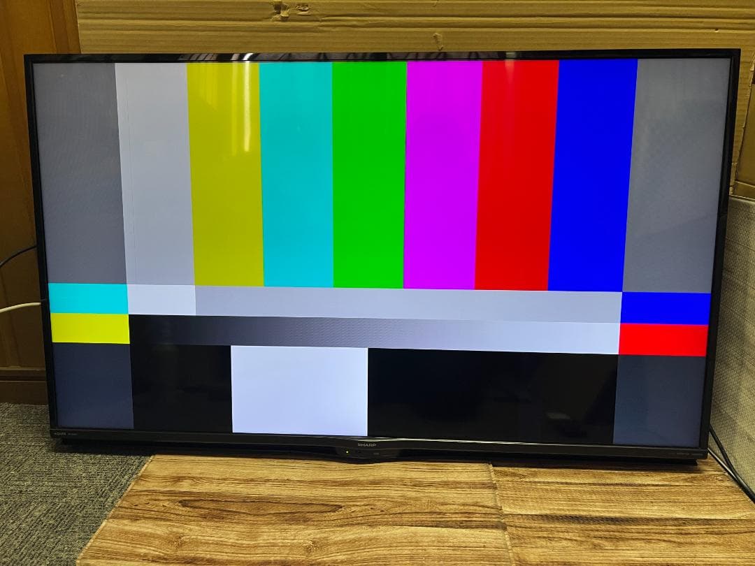 シャープ 4K対応液晶テレビ AQUOS 4T-C50AJ1 壁掛け 画面線あり