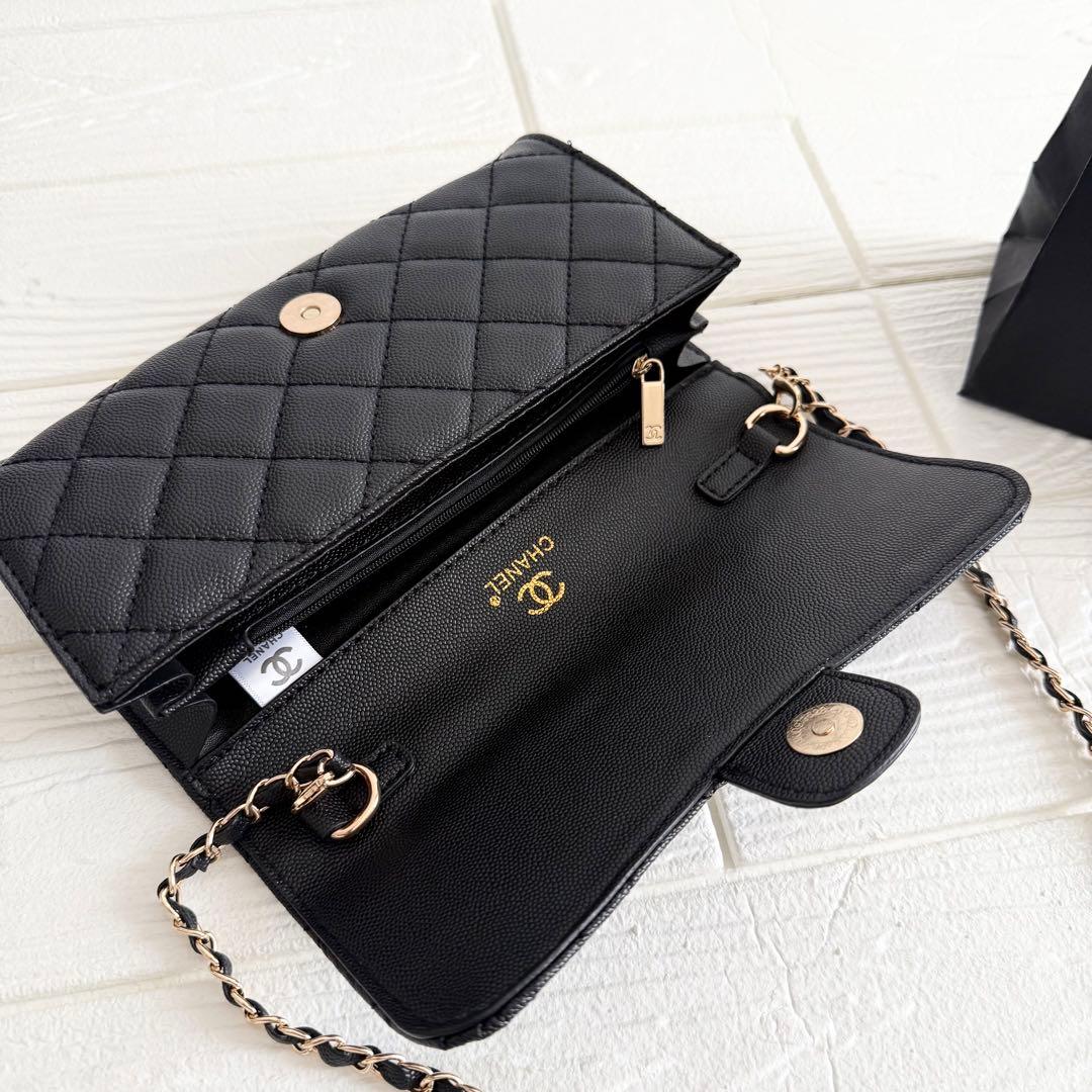 CHANEL ブラック キルティング チェーンウォレット ショルダーバッグ