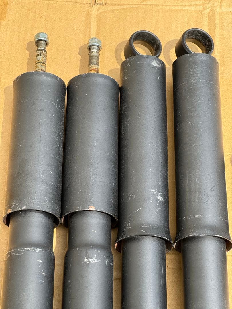 送料無料！ランドクルーザー70 ランクル70 GDJ76 純正ショック 前後4本