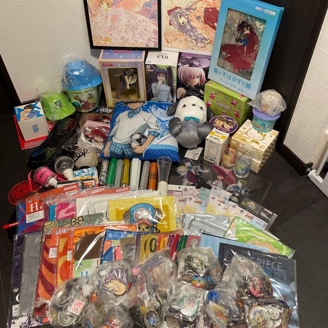 雑貨　アニメグッズ　まとめ売り　300点以上　140サイズ アニメ雑貨まとめ売り 140サイズ