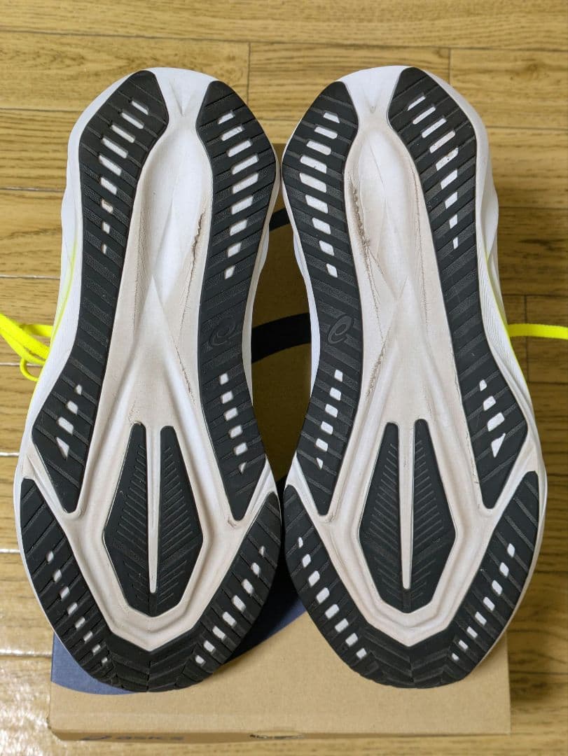 【中古美品】アシックス ノヴァブラスト 5 26.0cm