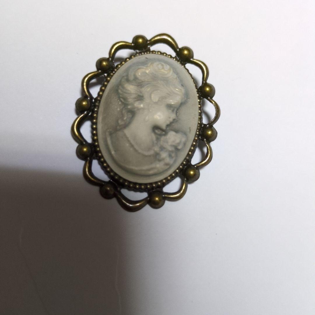 カメオデザイン ブローチ 女性の横顔 - メルカリ