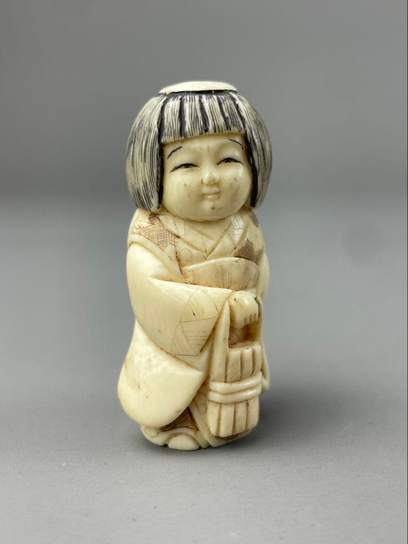 時代根付 マンモス牙製 作家物 中国美術 在銘あり 唐子 女の子 - メルカリ