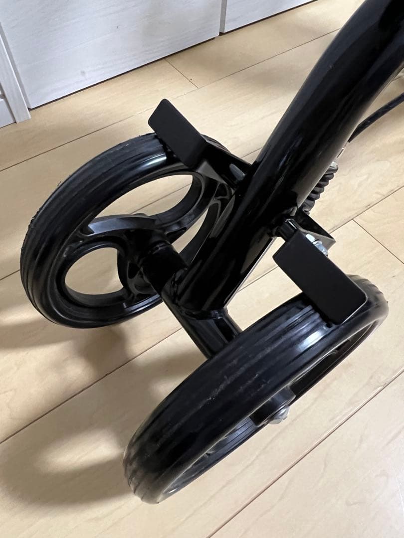 松葉杖いらず ニースクーター 膝用歩行器 バスケット付 - メルカリ