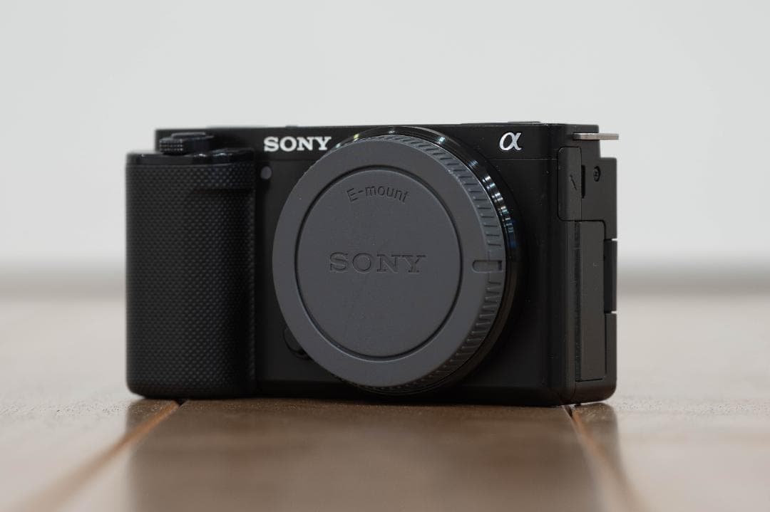期間限定出品【ソニーストア 評価Bランク】SONY ZV-E10 ボディ SONY VLOGCAM ZV-E10 ボディ [ホワイト] 価格比較 - 価格.com
