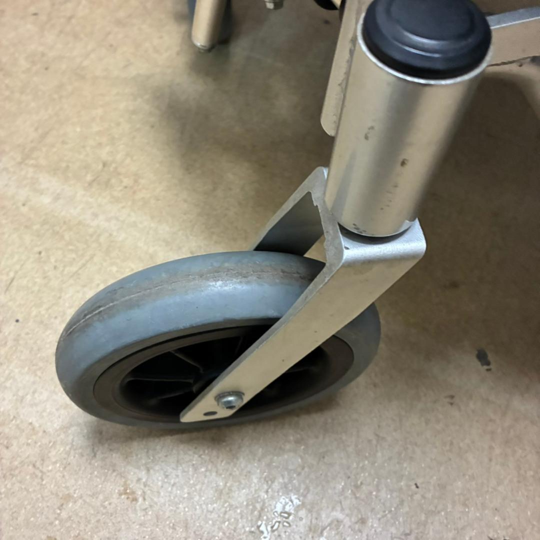 カワムラ 自走式車イス KA822B-N3 厚クッション 26158 - メルカリ