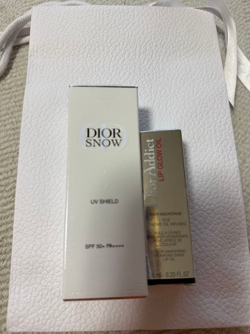 《目玉商品》Dior ディオール　日焼け止め乳液　リップグロウオイル012